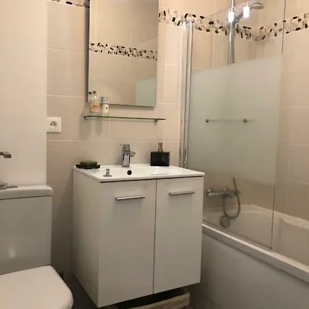 On The Daire Lacanau